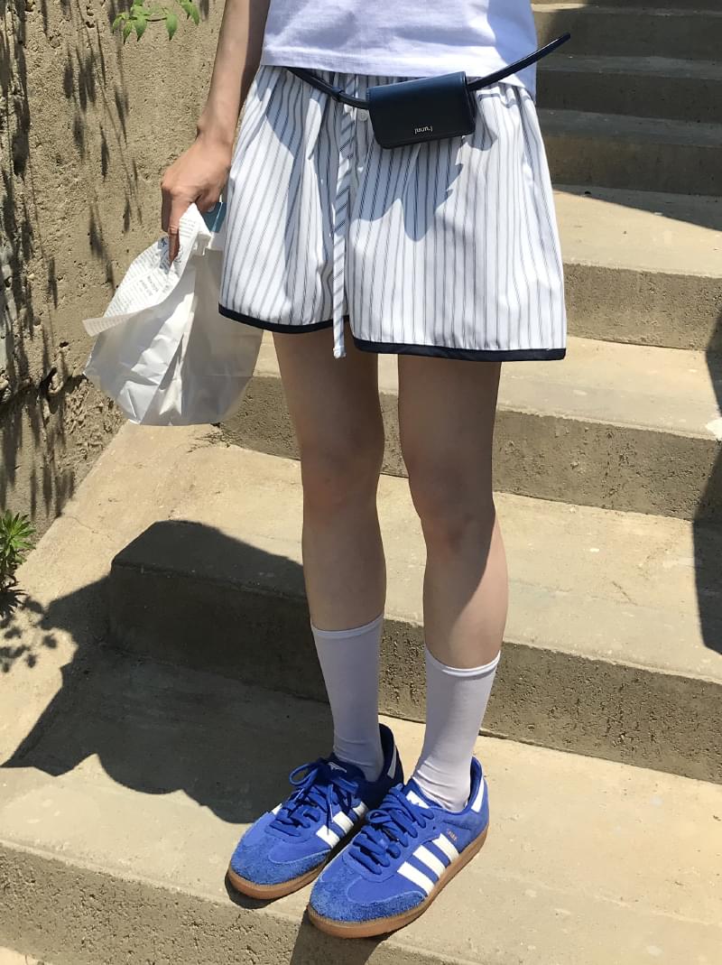 SERENE STRIPE SHORTS ショートパンツ ワイドパンツ レディース｜韓国 AAKE｜コーディブック