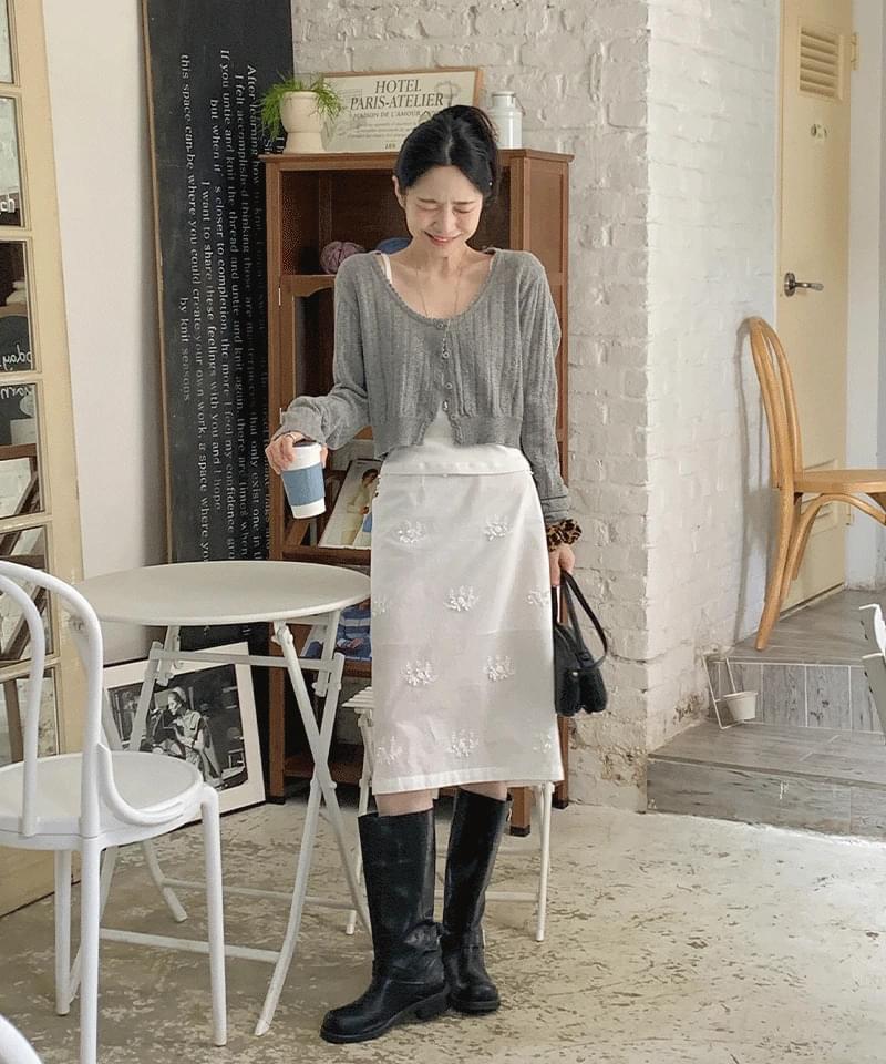 ブリオッシュスカート（桜のルック、ホワイト、フラワーテクスチャ） スカート レディース｜韓国 Daltt｜コーディブック