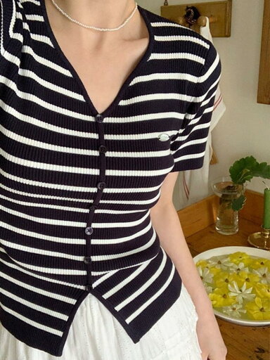 ヘトリビューストライプペンダントハートネック半袖ニット 半袖 Tシャツ カーディガン レディース|韓国 RIRINCO|コーディブック ヘトリビューストライプペンダントハートネック半袖ニット 半袖 Tシャツ カーディガン レディース|韓国 RIRINCO|コーディブック