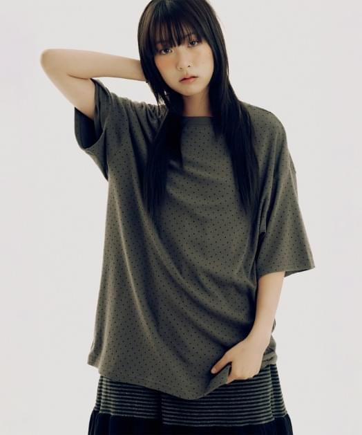 フィンドットサムシグニチャーロゴ刺繍レギュラー半袖Tシャツ 半袖 Tシャツ Tシャツ レディース｜韓国 ..