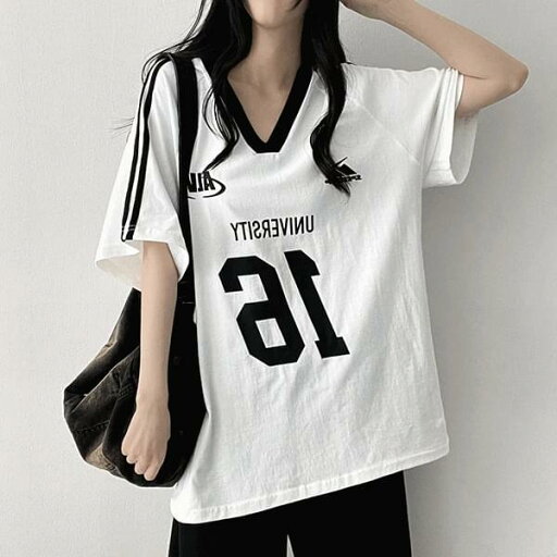 ベーダーライントラックナグランVネックボクシーフィット半袖Tシャツ 半袖 Tシャツ Tシャツ レディース|韓国 HIJJOO|コーディブック ベーダーライントラックナグランVネックボクシーフィット半袖Tシャツ 半袖 Tシャツ Tシャツ レディース|韓国 HIJJOO|コーディブック