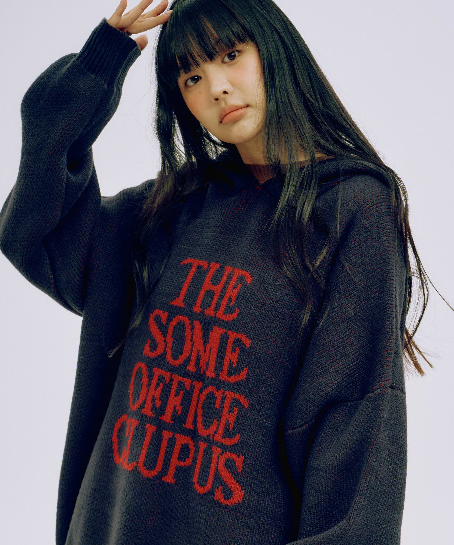 エッセンシャルサムオフィスクラブレタリンググラフィック長袖オーバーフィットフードニット ニット レ..