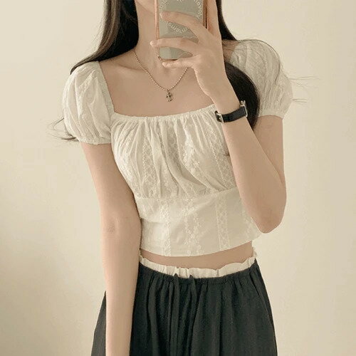 ユーデル刺繍スモークバンディングスクエアネックオフショルダークロップブラウス ブラウス レディース｜韓国 peachmode｜コーディブック(4)