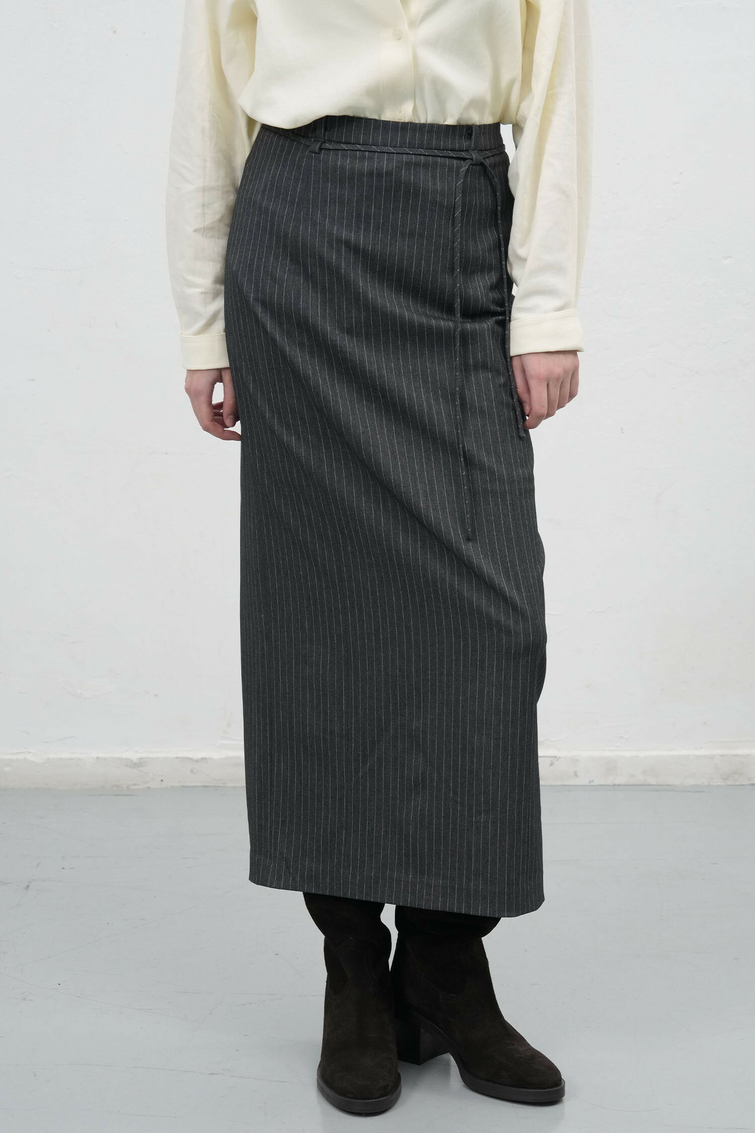 WOMAN ベルト付きHラインストライプマキシロングスカート スカート レディース｜韓国 GENERAL IDEA｜コーディブック