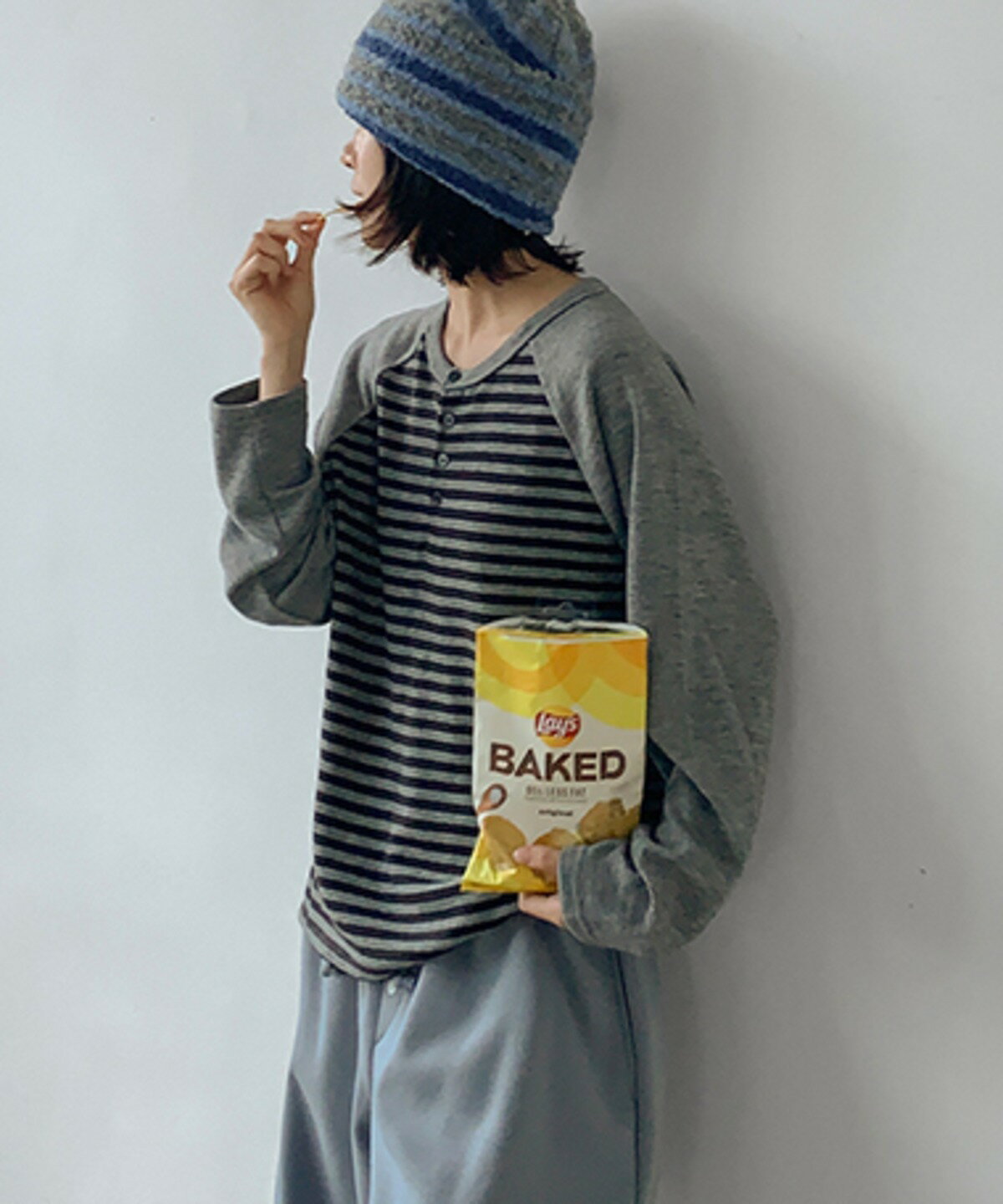 パーソンストライプラグランVネックニット ニット Tシャツ レディース｜韓国 DAILYJOU｜コーディブック