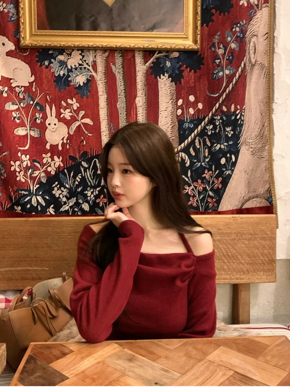 ディブンオフショルダーシャーリングストラップ裏起毛Tシャツ（3color） 長袖 Tシャツ レディース｜韓国 ONMYONE｜コーディブック