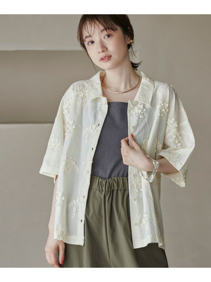 【SALE／10%OFF】【新色登場・追加】3Dフラワー刺繍 ハーフスリーブシャツ coen コーエン トップス シャツ・ブラウス ホワイト ブラック【RBA_E】[Rakuten Fashion]のサムネイル