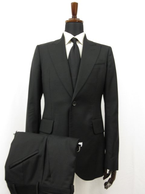 【ジョンガリアーノ JOHN GALLIANO】 シングル1ボタン 黒無地 スーツ (メンズ) size44 ブラック 冠婚葬祭 イタリア製 ■27RMS7546 【中古】