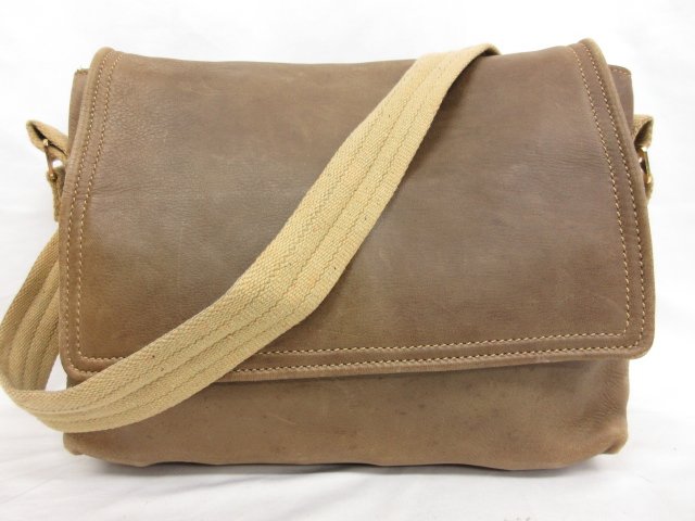 【GHERARDINI ゲラルディーニ】 レザー ショルダーバッグ メッセンジャーバッグ フラップ 斜めがけ (メンズ) ブラウン系 □5MG2684□　【中古】