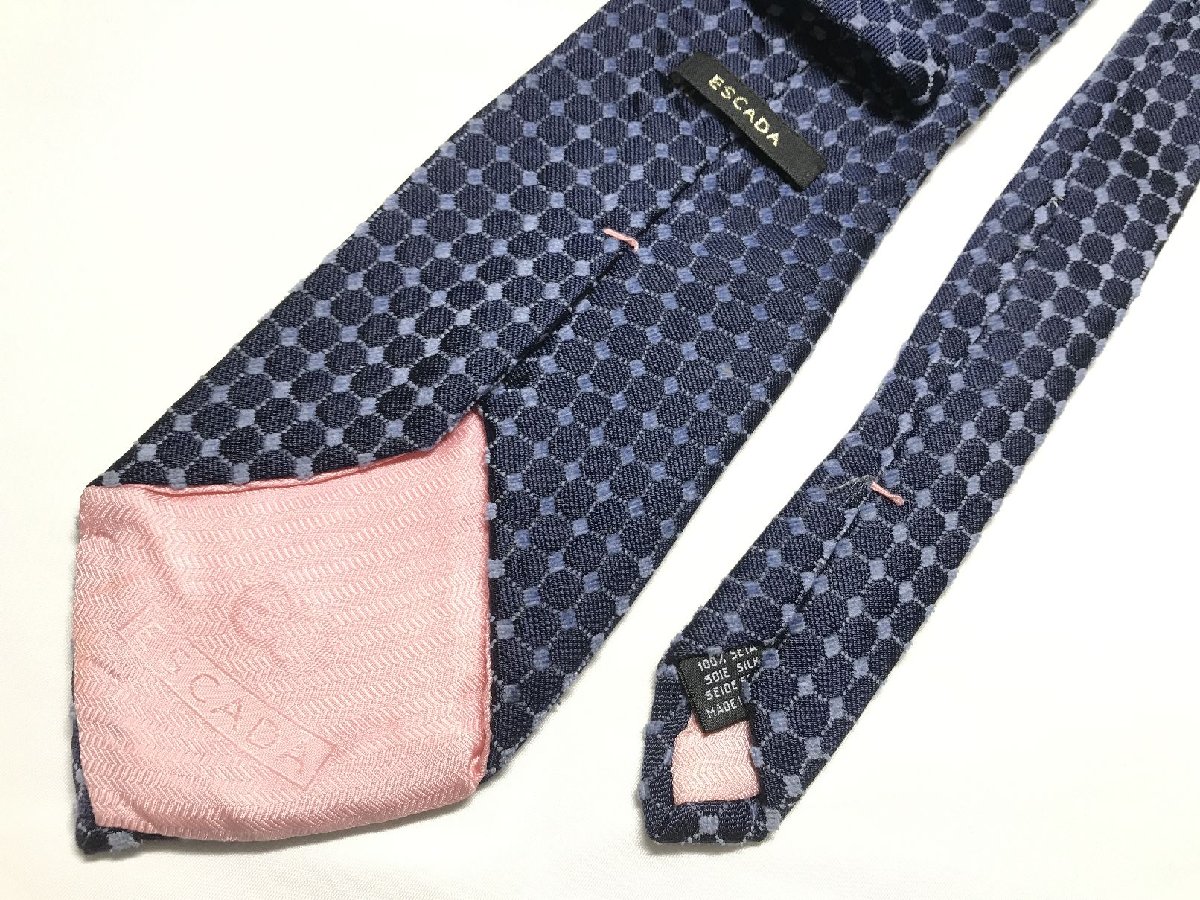 美品 【エスカーダ ESCADA】 スクエア ドット風 織柄 絹 シルク ネクタイ (メンズ) 青みのあるネイビー系 イタリア製 ◯27KSM1348【中古】