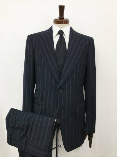 超美品【グッチ GUCCI 】トムフォード期 希少モデル 2ボタン スーツ (メンズ) 46/DROP7R ネイビー ストライプ柄 イタリア製 ◯32RMS1068 【中古】 超美品【グッチ GUCCI 】トムフォード期 希少モデル 2ボタン スーツ (メンズ) 46/DROP7R ネイビー ストライプ柄 イタリア製 ◯32RMS1068 【中古】