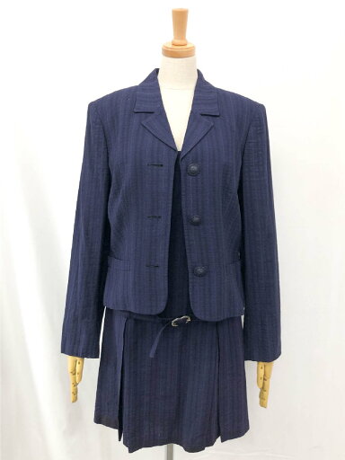 【ヴェルサーチジーンズクチュール】麻混 メデューサ ジャケット×ワンピース セットアップ スーツ(レディース )40/42 紺系◯17LO3681◯ 【中古】 【ヴェルサーチジーンズクチュール】麻混 メデューサ ジャケット×ワンピース セットアップ スーツ(レディース )40/42 紺系◯17LO3681◯ 【中古】