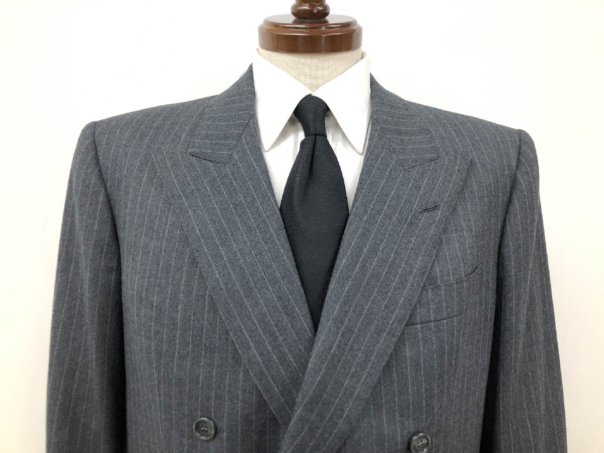 美品【ANGELO ROMA アンジェロローマ 】 ダブル6ボタンスーツ (メンズ) size50～52相当 ミディアムグレー系 ストライプ柄◯32RMS1380◯　【中古】