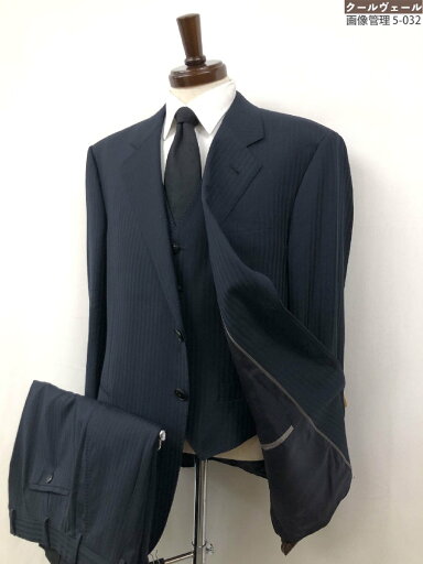 美品【GIORGIO ARMANI ジョルジオアルマーニ】GSGR21 GS851 2ボタン ヘリンボーン 3ピーススーツ (メンズ) size56 紺系 伊製 ◇35RMS2076◇ 【中古】 美品【GIORGIO ARMANI ジョルジオアルマーニ】GSGR21 GS851 2ボタン ヘリンボーン 3ピーススーツ (メンズ) size56 紺系 伊製 ◇35RMS2076◇ 【中古】