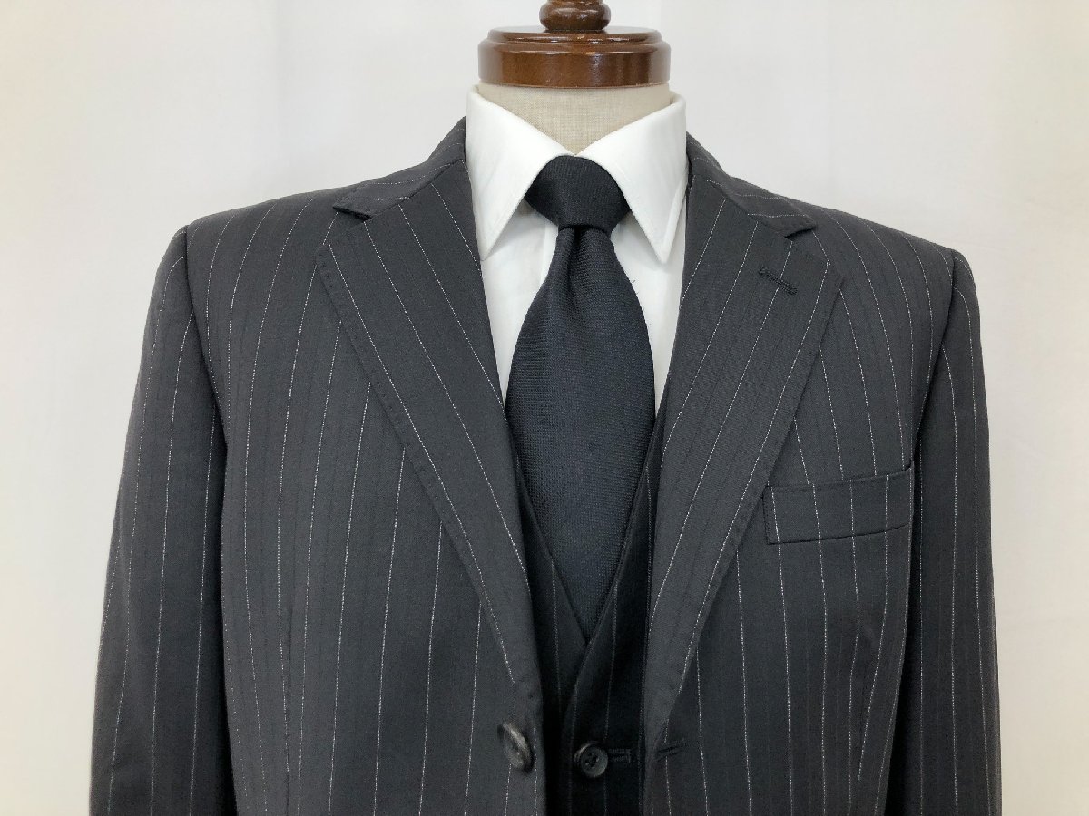 【COMME CA COLLECTION コムサコレクション】チェルッティ生地 シングル3ボタン ストライプ 3ピーススーツ (メンズ) M ブラック◇35RMS2491　【中古】