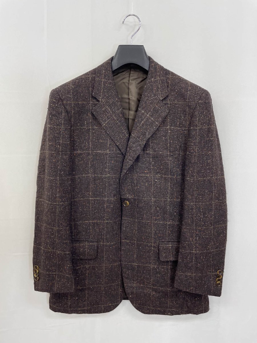 　●ブランド・オーダー品●状態・コンディションなど・ユーズド品です。・多少の着用感、多少のスレ、少し毛羽立ちはございますが、全体的な状態は美品です♪・内ポケット付近にアルファベットでネーム刺繍がございます。御理解の上ご購入下さい。・10段階で7～7．5くらいです。●サイズ・表記はございません。おそらくイタリアサイズで48～50くらいかと思われます。詳しくはサイズ詳細をご参照ください。●サイズ詳細　・着丈（襟下から背中心で）約75センチ、身幅約54センチ、肩幅（直線で）約46～47センチ、袖丈約60センチ、ウエスト幅（第2ボタン付近から）約50～51センチ・多少のサイズの誤差はご容赦下さいませ。気になる方はご購入前にお問い合わせ下さいませ。・サイズ調整が必要なお客様は、ご購入後にご自身でお直しをお願い致します。当店ではお直しは一切受け付けておりません。●素材・表地・・・ウール45％、シルク40％、コットン10％、ナイロン5％・裏地・・・キュプラ●生地・色・柄・色はダークブラウン系です。・肉厚の起毛生地です。ネップ混の格子柄です。・フロントはシングル3ボタン、段返りです。・フロントポケットは3つ、内ポケットは5つ付いています。・裏地は総裏仕立て、サイドベンツです。・袖は本切羽・本開きです。・生地的に秋冬におすすめです。美品【オーダー品】チェルッティ生地 シルク40％混 3ボタン段返り 肉厚 格子柄ジャケット (メンズ) 48～50相当 ブラウン系 ●ブランド・オーダー品●状態・コンディションなど・ユーズド品です。・多少の着用感、多少のスレ、少し毛羽立ちはございますが、全体的な状態は美品です♪・内ポケット付近にアルファベットでネーム刺繍がございます。御理解の上ご購入下さい。・10段階で7～7．5くらいです。●サイズ・表記はございません。おそらくイタリアサイズで48～50くらいかと思われます。詳しくはサイズ詳細をご参照ください。●サイズ詳細　・着丈（襟下から背中心で）約75センチ、身幅約54センチ、肩幅（直線で）約46～47センチ、袖丈約60センチ、ウエスト幅（第2ボタン付近から）約50～51センチ・多少のサイズの誤差はご容赦下さいませ。気になる方はご購入前にお問い合わせ下さいませ。・サイズ調整が必要なお客様は、ご購入後にご自身でお直しをお願い致します。当店ではお直しは一切受け付けておりません。●素材・表地・・・ウール45％、シルク40％、コットン10％、ナイロン5％・裏地・・・キュプラ●生地・色・柄・色はダークブラウン系です。・肉厚の起毛生地です。ネップ混の格子柄です。・フロントはシングル3ボタン、段返りです。・フロントポケットは3つ、内ポケットは5つ付いています。・裏地は総裏仕立て、サイドベンツです。・袖は本切羽・本開きです。・生地的に秋冬におすすめです。 DETAIL コンディションについて　詳しいコンディションは上記の説明欄をご確認下さい。気になる点は事前にお問い合わせ下さい。 10 新品 9 新古品・未使用品・新品同様・展示品レベルのコンディション 8 多少の使用感・着用感はありますが超美品のコンディション 7 多少の使用感・着用感はありますが美品のコンディション 6 使用感・着用感はありますが普通に使用できるコンディション 5 目立つ傷やダメージはありますが使用はできるコンディション 4〜1 訳あり・難あり・ジャンク品のコンディション