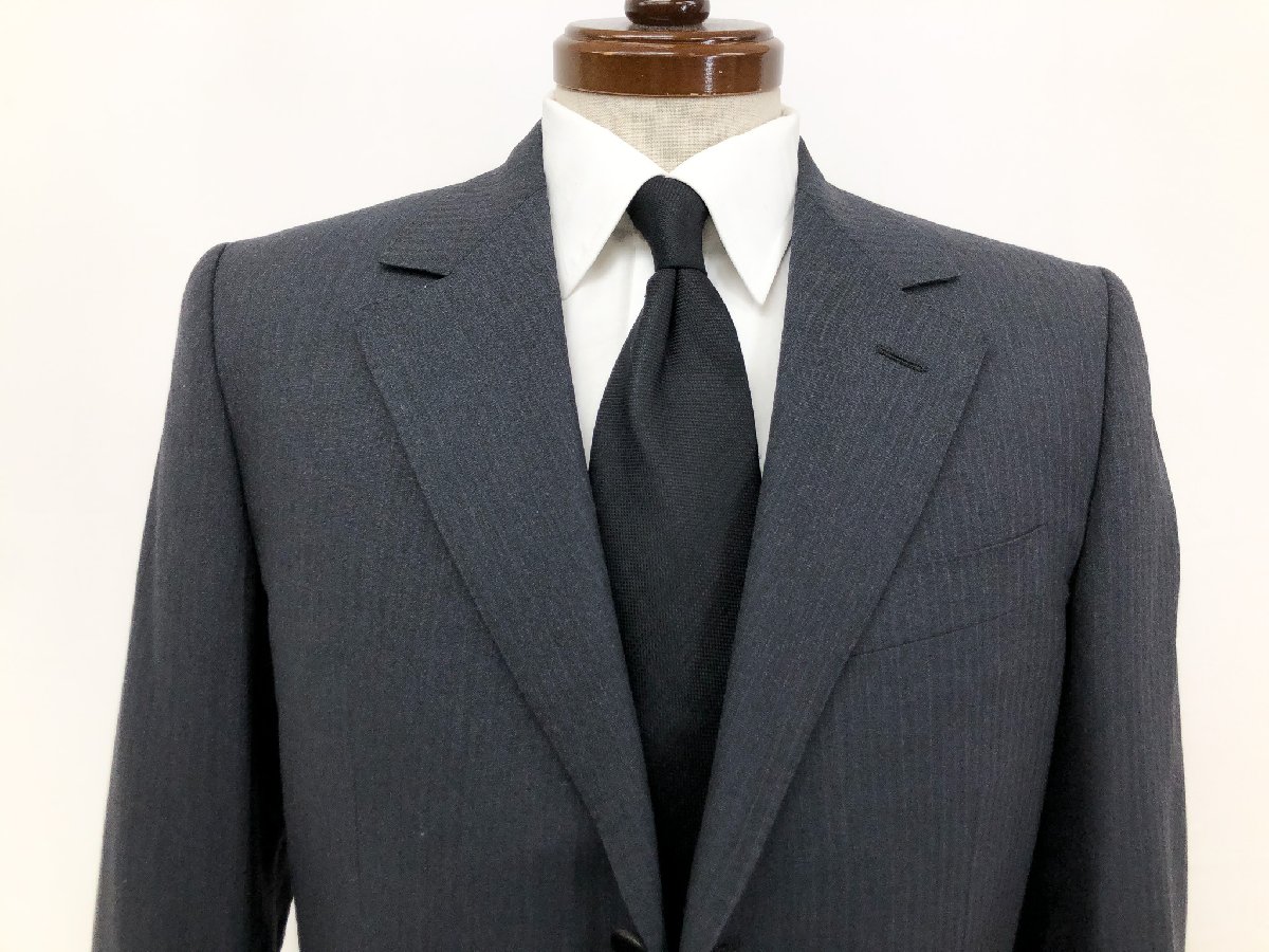 極美品【ルイヴィトン LOUIS VUITTON】V8209/SJ 3ボタン スーツ (メンズ) 48/8R チャコールグレー ストライプ柄 イタリア製 ◯32RMS1093　【中古】