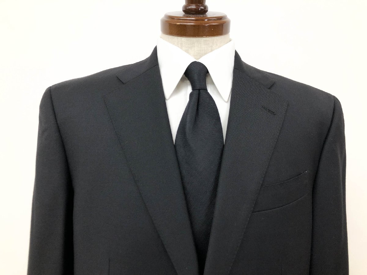 超美品【ランバンコレクション LANVIN COLLECTION】 シングル2ボタン スーツ (メンズ) size48-45 黒無地 冠婚葬祭 528-205 990 ◯33RMS1135【中古】