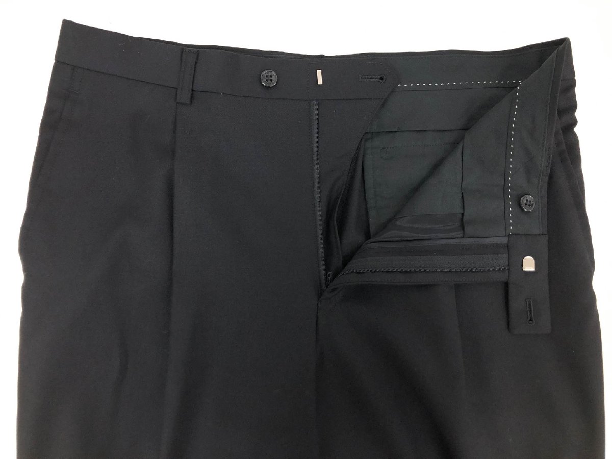 超美品【ランバンコレクション LANVIN COLLECTION】 シングル2ボタン スーツ (メンズ) size48-45 黒無地 冠婚葬祭 528-205 990 ◯33RMS1135【中古】