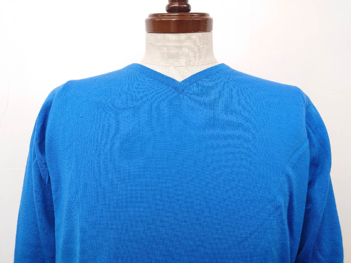 美品【JOHN SMEDLEY ジョンスメドレー】 ウール100％ Vネック ニット (メンズ) sizeM 濃いめのブルー系 ◯33MN5691◯【中古】