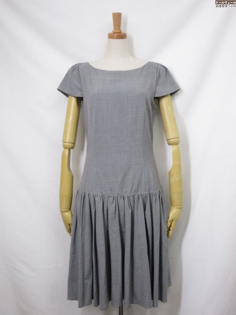 美品【FOXEY NEW YORK フォクシーニューヨーク】38313-NSOFN103SI プリーツ フレアワンピース (レディース) size38 グレー系...