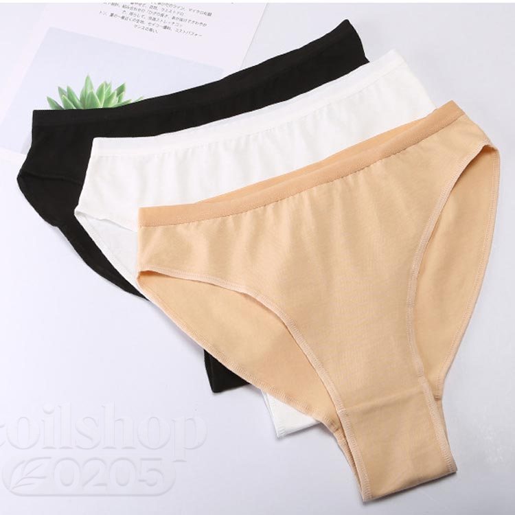 【2枚組】 【バレエ用ショーツ】【綿】【【子供から大人まで！120〜170cm】バレエやダンス等のアンダーショツに最適です。肌にやさしいコットン素材を使用。お肌のデリケートな方にも安心してお使いいただけます。伸縮性も高く、素肌感覚でご使用いただけます。ハイレグカットでレオタードからはみ出す心配もございません。 サイズ 120 130 140 150 160 170 サイズについての説明 120 130 140 150 160 170 素材 綿 色 肌色(2枚組) ホワイト(2枚組) ブラック(2枚組) 肌色+ホワイト 肌色+ブラック ホワイト+ブラック 備考 ●サイズ詳細等の測り方はスタッフ間で統一、徹底はしておりますが、実寸は商品によって若干の誤差(1cm〜3cm )がある場合がございますので、予めご了承ください。 ●商品の色は、撮影時の光や、お客様のモニターの色具合などにより、実際の商品と異なる場合がございます。あらかじめ、ご了承ください。 ●製品によっては、生地の特性上、洗濯時に縮む場合がございますので洗濯時はご注意下さいませ。 ▼色味の強い製品によっては他の衣類などに色移りする場合もございますので、速やかに（脱水、乾燥等）するようにお願いいたします。 ▼生地によっては摩擦や汗、雨などで濡れた時は、他の製品に移染する恐れがございますので、着用の際はご注意下さい。 ▼生地の特性上、やや匂いが強く感じられるものもございます。数日のご使用や陰干しなどで気になる匂いはほとんど感じられなくなります。