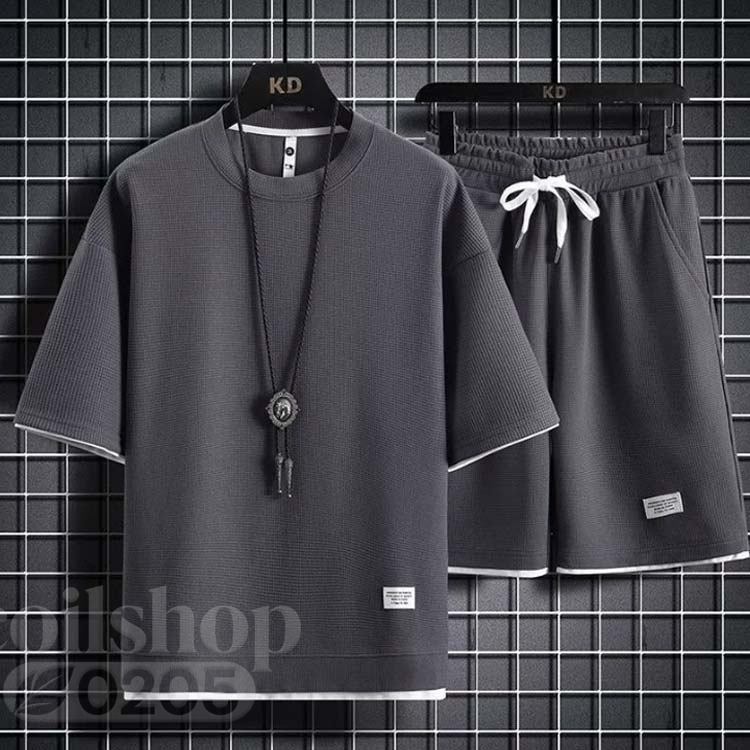 トレンドのデザイン、高品質な上下セット毛玉になりにくい快適な質感新世代の編み技術、長時間着用しても変形しにくい高密度生地ラウンドネックデザイン、身長の高い方にも低い方にも適しています。ワッフル生地は吸湿性、通気性に優れ、軽くて快適です。 サイズ M L XL 2L 3L 4L 5L サイズについての説明 写真通り※サイズ表の実寸法は商品によって1-3cm程度の誤差がある場合がございます 素材 ポリエステル 色 上下セットホワイト 上下セットブラック 上下セットネイビー 上下セットオレンジ 上下セットキャメル 上下セットダークグレー 上下セットブルー 備考 ●サイズ詳細等の測り方はスタッフ間で統一、徹底はしておりますが、実寸は商品によって若干の誤差(1cm〜3cm )がある場合がございますので、予めご了承ください。 ●商品の色は、撮影時の光や、お客様のモニターの色具合などにより、実際の商品と異なる場合がございます。あらかじめ、ご了承ください。 ●製品によっては、生地の特性上、洗濯時に縮む場合がございますので洗濯時はご注意下さいませ。 ▼色味の強い製品によっては他の衣類などに色移りする場合もございますので、速やかに（脱水、乾燥等）するようにお願いいたします。 ▼生地によっては摩擦や汗、雨などで濡れた時は、他の製品に移染する恐れがございますので、着用の際はご注意下さい。 ▼生地の特性上、やや匂いが強く感じられるものもございます。数日のご使用や陰干しなどで気になる匂いはほとんど感じられなくなります。