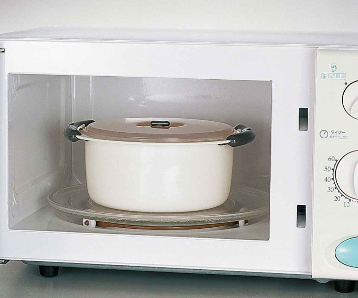 レンジでかんたんエコ調理鍋 電子レンジ専用鍋 レシピブック付き （ 送料無料 レンジ調理 レンジ 簡単 便利 エコ なべ 鍋 調理鍋 保温 レンジ料理 日本製 電子レンジ調理器 レンジ対応 調理器具 本格保温料理 簡単調理 火を使わない ） 【3980円以上送料無料】 colorfulbox-10054895 お弁当グッズのカラフルボックス サンプル画像3