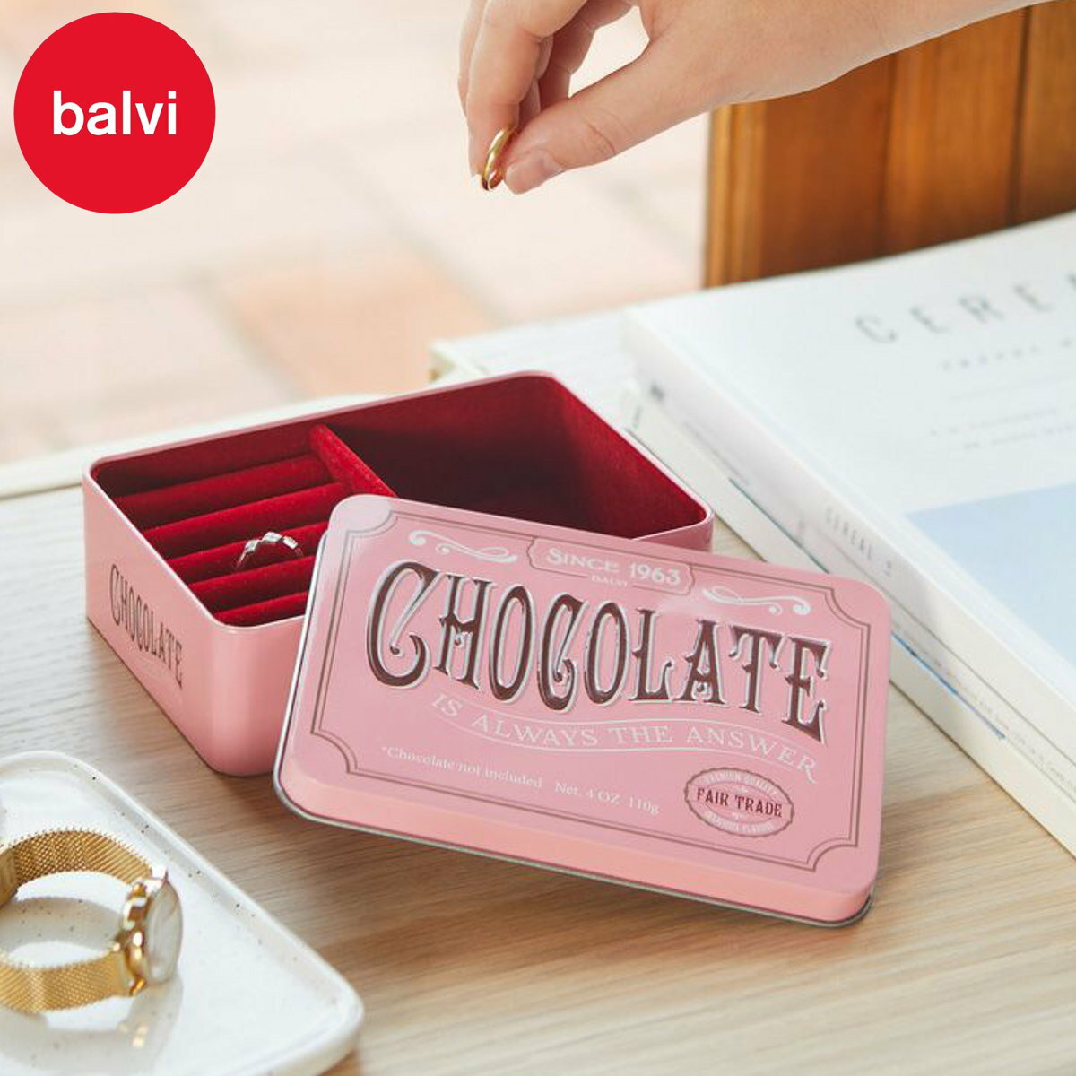 ジュエリーボックス balvi アクセサリーケース チョコレート お菓子 （ バルビ 収納 ジュエリー スウェード調 アクセサリーボックス ボックス 仕切り ピアス 指輪 リング イヤリング 腕時計 ネックレス おしゃれ レトロ ）【3980円以上送料無料】