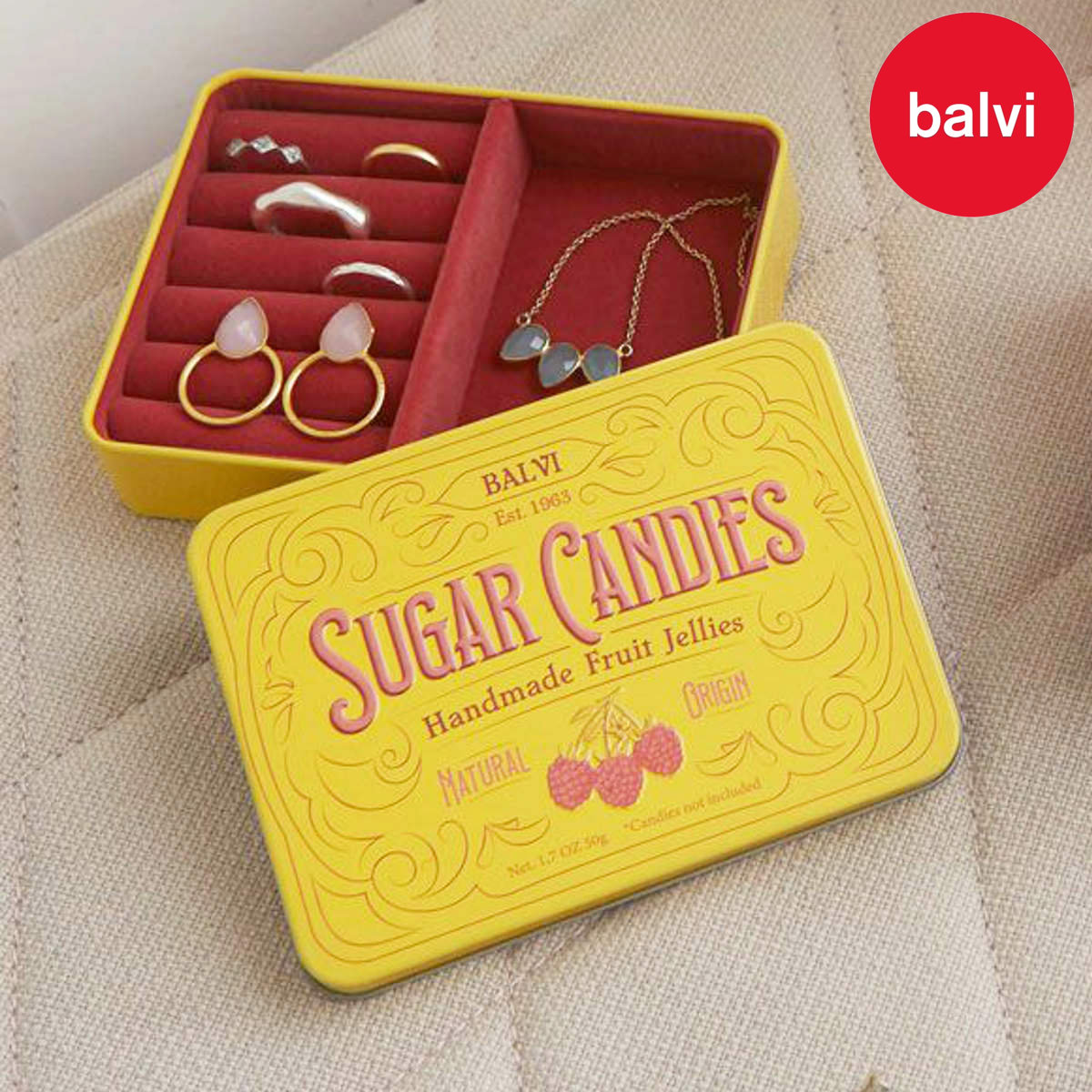ジュエリーボックス balvi アクセサリーケース シュガーキャンディ お菓子 （ バルビ 収納 ジュエリー スウェード調 アクセサリーボックス ボックス 仕切り ピアス 指輪 リング イヤリング 腕時計 ネックレス おしゃれ レトロ ）【3980円以上送料無料】