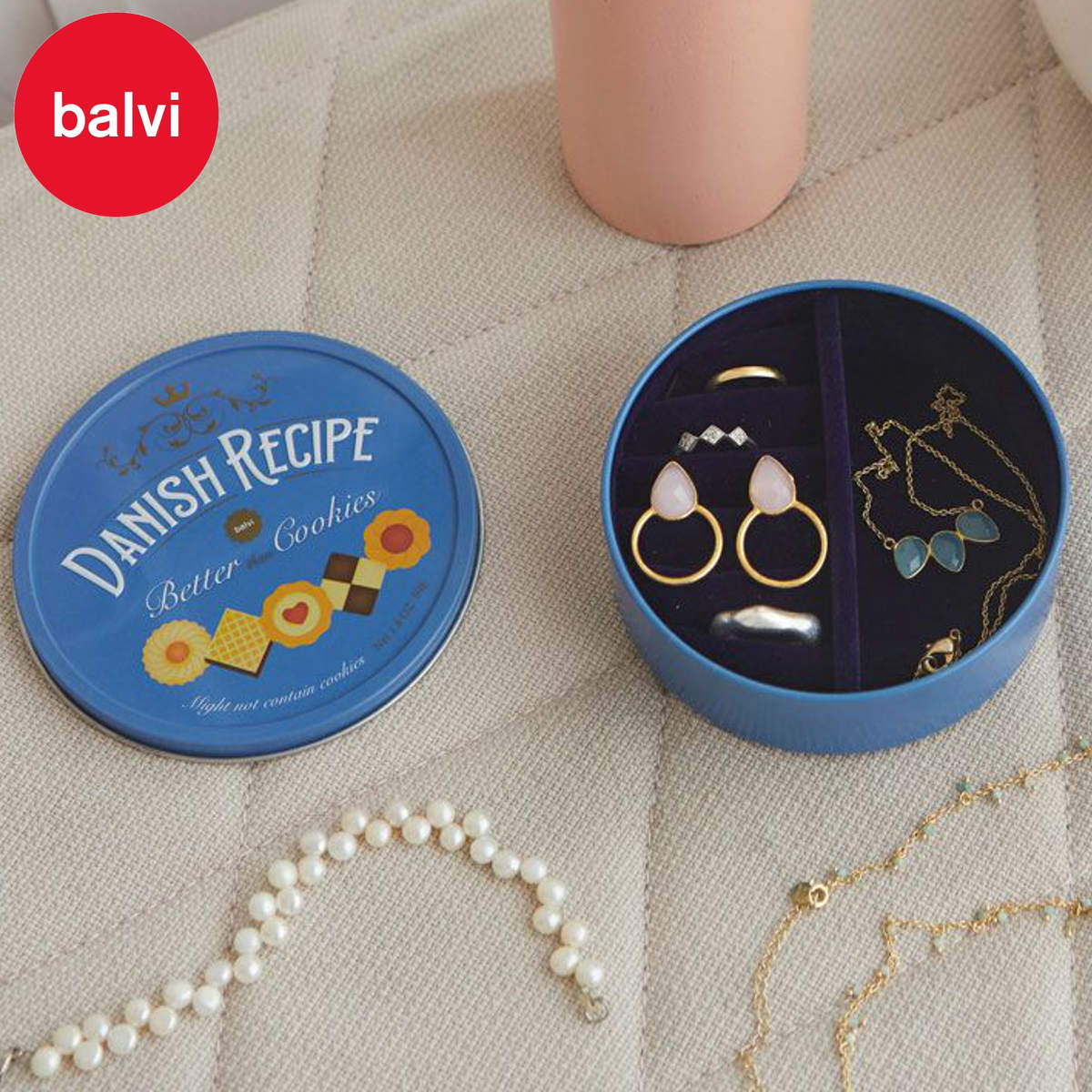 ジュエリーボックス balvi アクセサリーケース デニッシュクッキー お菓子 （ バルビ 収納 ジュエリー スウェード調 ボックス 持ち運び 小物入れ 仕切り 携帯 コンパクト 小物 アクセサリー ピアス 指輪 イヤリング おしゃれ レトロ ）【3980円以上送料無料】
