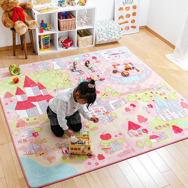 ラグ キッズラグ 子供部屋 ふっくらなめらか 転写フランネルラグ プリンセスタウン 190×190cm （ 送料無料 ラグマット カーペット 絨毯 マット 滑り止め付き ウレタンクッション入り 短毛 洗える 床暖 ホットカーペット 対応 ） 【3980円以上送料無料】