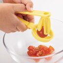 トマトカッター 子ども用 リトルシェフクラブ にぎるだけミニトマトカッター 食洗機対応 日本製 ( ミニトマトカッター トマト カット 4等分 お手伝い 食育 ...