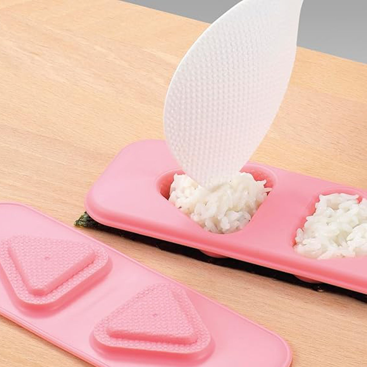 しゃもじ 盛り詰めしゃもじ 貝印 （ シャモジ 杓文字 おしゃもじ キッチンツール 杓字 自立 スタンド式 調理器具 台所用品 お弁当作り 凹凸 エンボス加工 キッチン雑貨 調理小道具 下ごしらえ用品 白 ）【3980円以上送料無料】 colorfulbox-10198989 お弁当グッズのカラフルボックス サンプル画像2