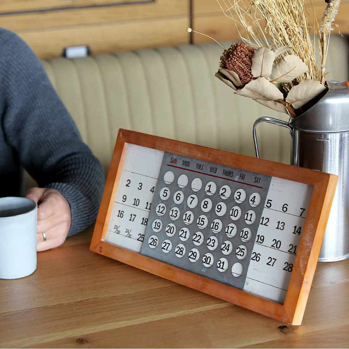 万年カレンダー WOODEN PERPETUAL CALENDAR MINI 掛け置き両用 35cm×18cm （ 万年 カレンダー 木製 ブリキ 卓上カレンダー 壁掛け 卓上 壁面 おしゃれ レトロ アンティーク調 ヴィンテージ ビンテージ インテリア 雑貨 ）【3980円以上送料無料】