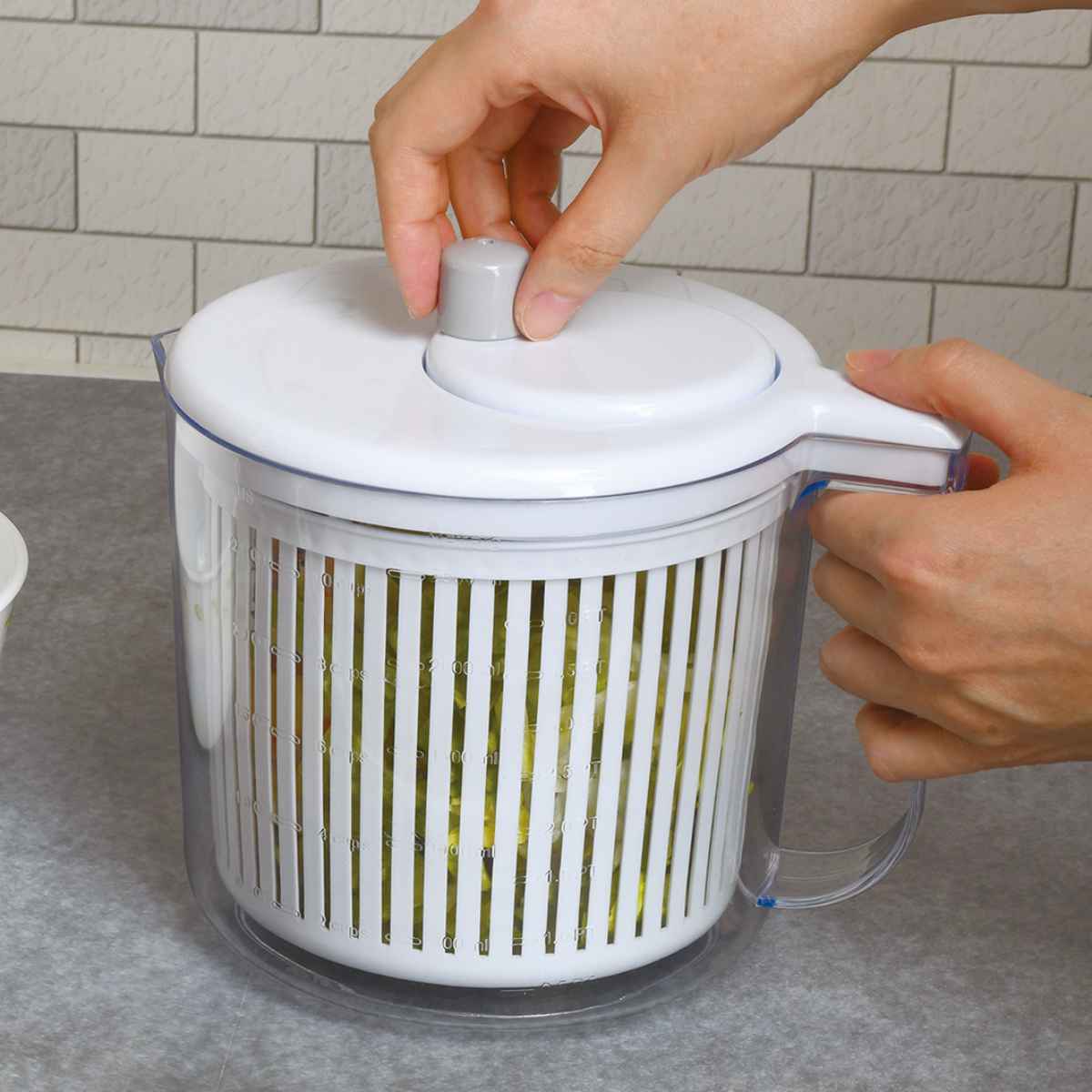 サラダスピナー Simplice ベジタブル野菜水切り器 （ 野菜 水切り器 野菜水きり器 コランダー スピナー キッチンツール 手動 回転式 目盛り付き キッチン 調理 サラダ やさい 下ごしらえ 簡単 ）のサムネイル