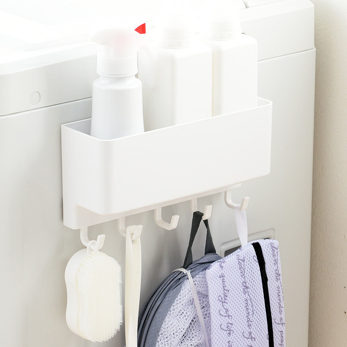 ランドリー収納 マグネットタイプ 液体洗剤用ラック フック付 マグ・ピット （ マグネットラック ラッ..