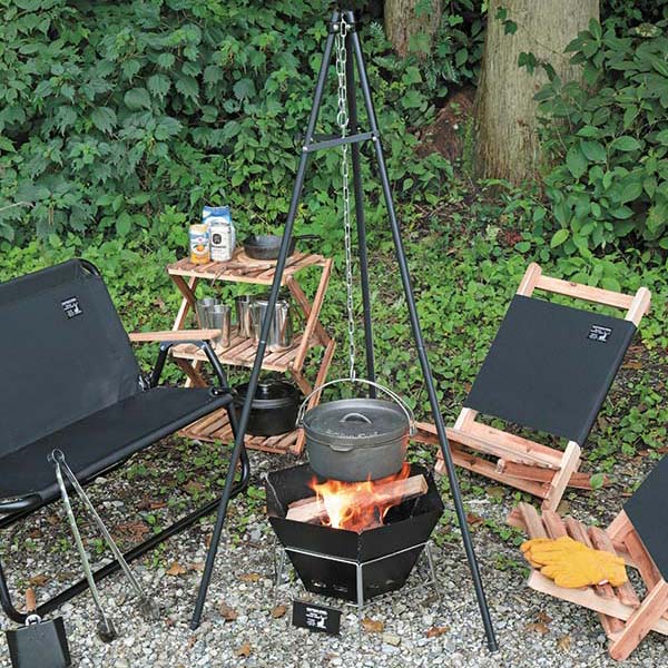 トライポッド 三脚 焚火 キャプテンスタッグ ブラックラベル ( 送料無料 焚き火台 アウトドア バーベキュー 便利 グッズ 吊り下げ つり下げ ダッチオーブン 干しかご キャンプ バーベキュー BBQ 折りたたみ )【3980円以上送料無料】通販格安セール情報 楽天 通販