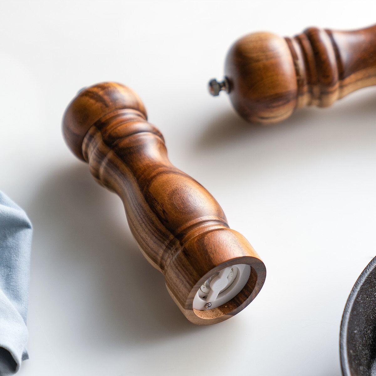 胡椒挽き S アカシア製 ペッパーミル SALUS ( セイラス ソルトミル スパイスミル 手動式 塩コショウ入れ 天然木 スパイスボトル セラミック刃 便利グ...