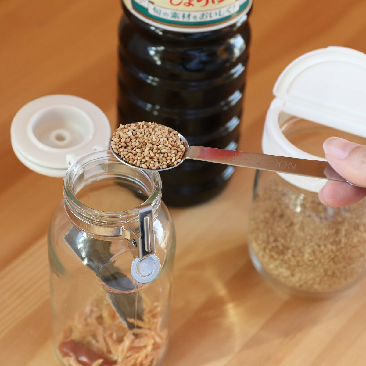 保存容器 500ml ワンプッシュ便利びん500 セラーメイト （ 日本製 調味料入れ ガラス 密閉 パッキン付き ワンプッシュ レシピ付き キャニスター 調味料びん 液だれしにくい 0.5L びん 保存びん 調味料 瓶 びん 容器 調味料容器 ） 【3980円以上送料無料】