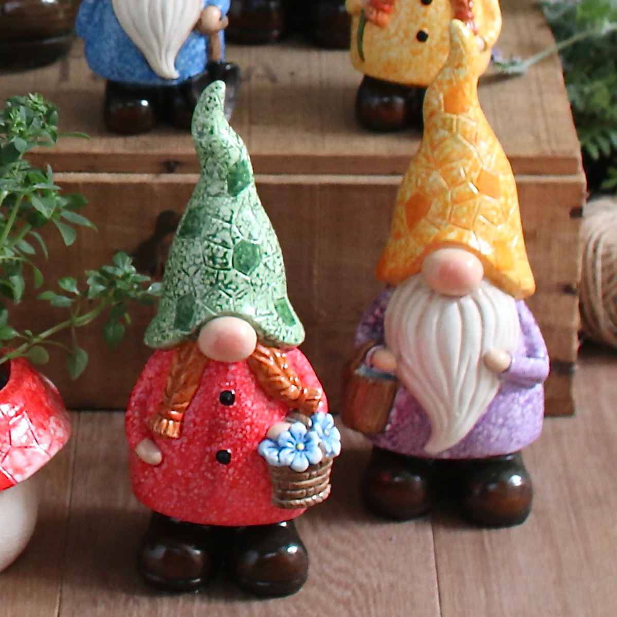 ガーデンノーム M 置物 （ 小人の妖精 小人 レジン オブジェ オーナメント ガーデンオーナメント 庭 インテリア 雑貨 屋外 ガーデン雑貨 中型 こびと 園芸 ガーデンインテリア ）【3980円以上送料無料】