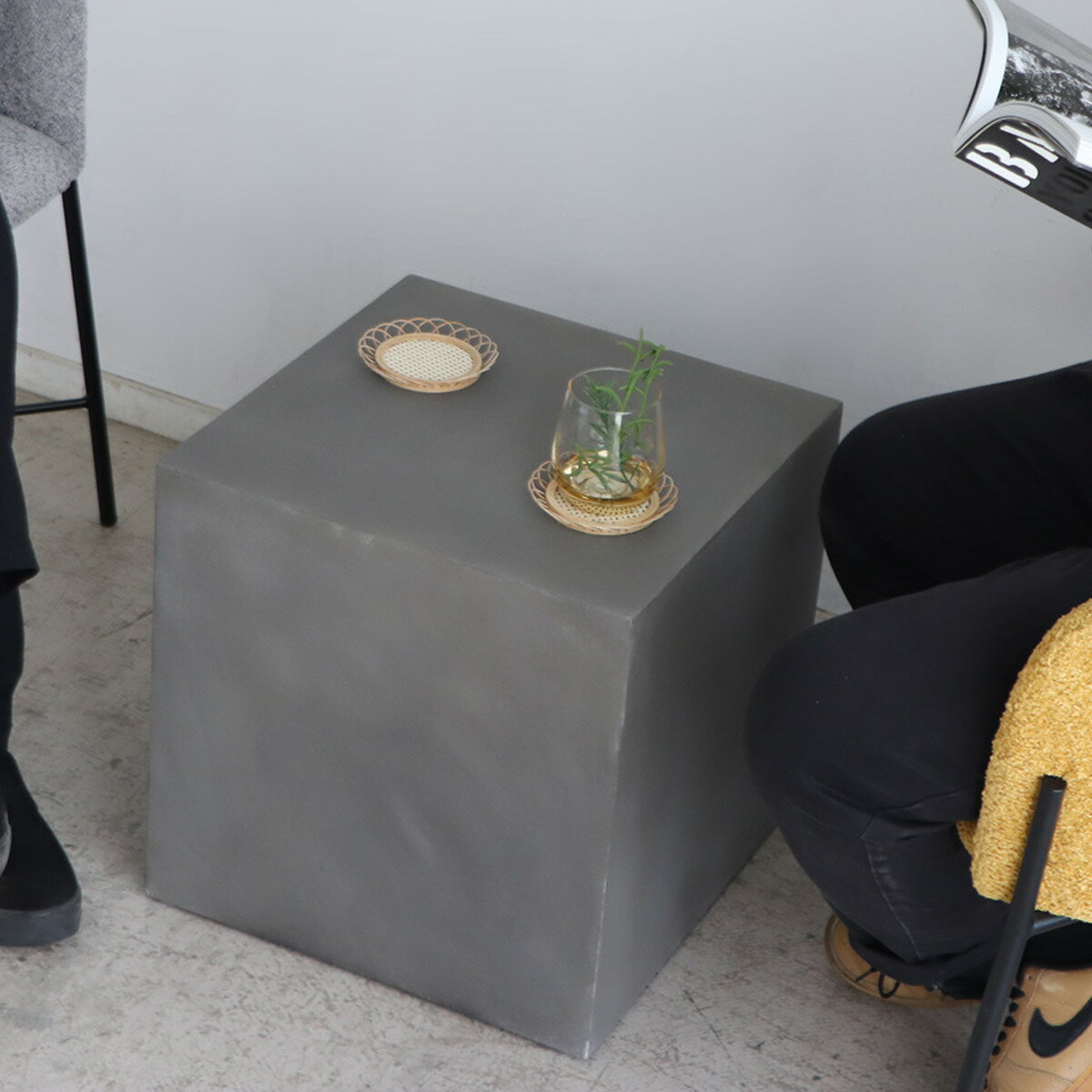 サイドテーブル ディスプレイブロック 高さ40.5cm UP レイジー （ コンクリート風 ストーン調 四角 キューブ スツール リビング 玄関 モダン 無機質 シンプル グレー ）【3980円以上送料無料】