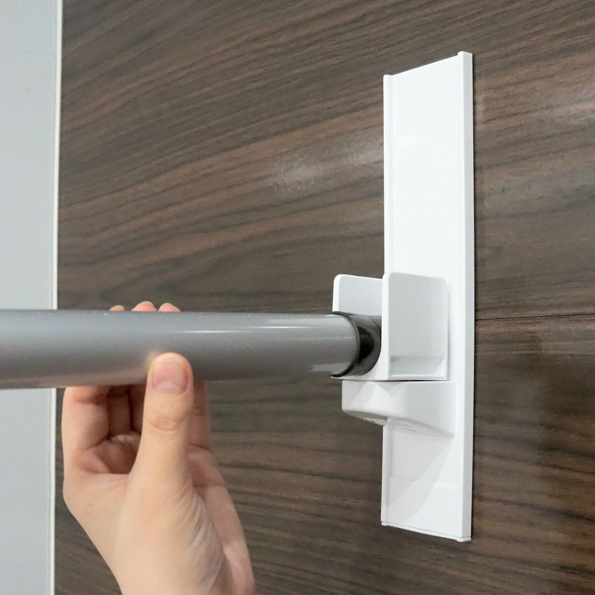 物干し竿ホルダー 浴室用 マグネット 2個組 バスルーム （ 竿ホルダー 浴室 洗濯 物干し ホルダー 磁着 すべり止め 洗濯用品 省スペース お風呂 バス用品 ランドリーグッズ 乾燥 便利 ）【3980円以上送料無料】のサムネイル