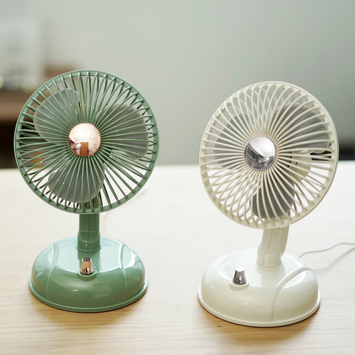 扇風機 スイングファン 卓上 ミニ usb （ 卓上扇風機 ミニ扇風機 USB給電 せんぷうき 自然風 コンパクト デスクファン 首振り スイング 風量調節 風量 調整 お手入れ簡単 かわいい おしゃれ レトロ スリムファン ） 【3980円以上送料無料】