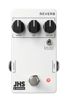 JHS Pedals 3 Seriesは、品質を損なうことなくハイコストパフォーマンスでシンプルな操作性のペダルを 実現するためにデザインされたコレクションです。これらは、ミズーリ州カンザスシティにあるJHS Pedalsのファクトリーにおいて高品質なパーツを使用し、品質管理など細部にまでこだわり抜いて生産されています。各ペダルは3つのシンプルなコントロールと1つのトグルスイッチで構成されており、ビギナーから プロプレイヤーまで使用できる幅広いサウンドを提供します。お手ごろな価格帯ながら、パフォーマンスに インスピレーションを与え、あなたを新しいサウンドへ導いてくれることでしょう。 JHS Pedals 3 Series Reverbではギターに最適な空間系サウンドを作り出すことが可能で、小さなルーム リバーブからほぼ無限のアンビエンスウォッシュ・リバーブまで様々なリバーブエフェクトを実現します。 EQコントロールはリバーブ全体のトーンをブライトにしたり、ダークにしたりと完璧にアジャスト します。Pre-Delayトグルスイッチは、リバーブ音が再生される初期反射音のディレイタイムを2パターンから切り替えます。スラップ風のシャワーサウンドとスプリング風のスペーシーなサウンドから探し求めている リバーブサウンドを見つけてください。電源仕様はDC9V センターマイナス 消費電流値74mAです。