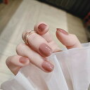 24枚セット ネイルチップ ピンクと合わせて女子会やデートにオススメの王道ガーリーネイルになっています。
