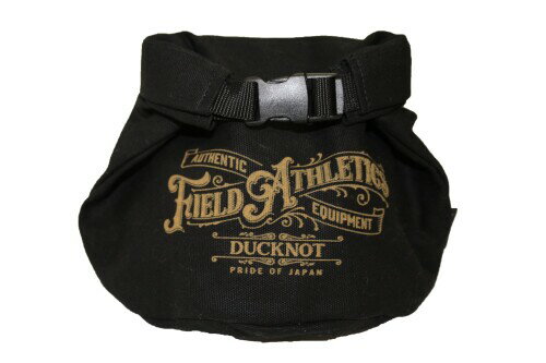 DUCKNOT クッカーケース 6インチ FIELD ATHLETICS 八号帆布 袋 収納 ケース 日本製 (カーキ/FIELD ATHLETICS series) (ブラック) 【サイズ】幅18.5×奥行19×高さ19×間口30cm　 ※6インチのクッカーに対応 【重量】約130g( ※個体差がございます) 【材質】綿100%(八号帆布)　【生産国】日本 【対応クッカー】MSR「アルパインストアウェイポット 1.1L」/チェコ軍メスキット/ロッジ「サービングポット1qt」/ユニフレーム「山クッカー角型3」/イーグルプロダクツ「キャンプファイヤーケトル1.5L」/キャプテンスタッグ「林間 兵式ハンゴー4合炊き」/SOTO「ナビゲータークックシステム」/snow peak「アルミパーソナルクッカーセット」「チタントレック1400」/スタンレー「アドミラルマグ」　ほか 国産の八号帆布生地を使用した、使い込むほど味が増す【日本製】クッカーケース。綿100%で通気性が良い為、クッカーを使用した後直ぐに収納出来持ち運びが便利。バックルにはYKKを使用。アウトドアに必要なクッカーやカトラリーなど細々した物をまとめて収納できるクッカー収納ケースです。クッカー以外にもギアケースとしてもご使用になれます。ザックループが付いているので、お手持ちのザック等にカラビナで吊り下げる事ができます。クッカーを入れた場合のバランスを計算した位置に取り付けました。 説明 八号帆布生地にFIELD ATHLETICSのロゴが前面にプリントされたクッカーケース6が登場。 国産の八号帆布を使用して制作したクッカーケース。 バックルにはYKKを使用しており使い込むほど味わいが増します。 アウトドアに必要なカトラリーなど細々した物をまとめて収納できるクッカー収納ケースです。 【サイズ】幅18.5×奥行19×高さ19×間口30cm　 ※6インチのクッカーに対応 【重量】約130g( ※個体差がございます) 【材質】綿100%(八号帆布) 【生産国】日本 【対応クッカー】 ■MSR「アルパインストアウェイポット 1.1L」 ■チェコ軍メスキット ■ロッジ「サービングポット1qt」 ■ユニフレーム「山クッカー角型3」 ■イーグルプロダクツ「キャンプファイヤーケトル1.5L」 ■キャプテンスタッグ「林間 兵式ハンゴー4合炊き」 ■SOTO「ナビゲータークックシステム」 ■snow peak「アルミパーソナルクッカーセット」「チタントレック1400」 ■スタンレー「アドミラルマグ」　ほか 商品コード58080249948商品名DUCKNOT クッカーケース 6インチ FIELD ATHLETICS 八号帆布 袋 収納 ケース 日本製 (カーキ/FIELD ATHLETICS series) (ブラック)型番724405カラーブラック※他モールでも併売しているため、タイミングによって在庫切れの可能性がございます。その際は、別途ご連絡させていただきます。※他モールでも併売しているため、タイミングによって在庫切れの可能性がございます。その際は、別途ご連絡させていただきます。