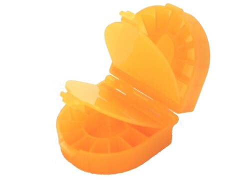 nomnom(ノムノム) 乳歯ケースオレンジ
