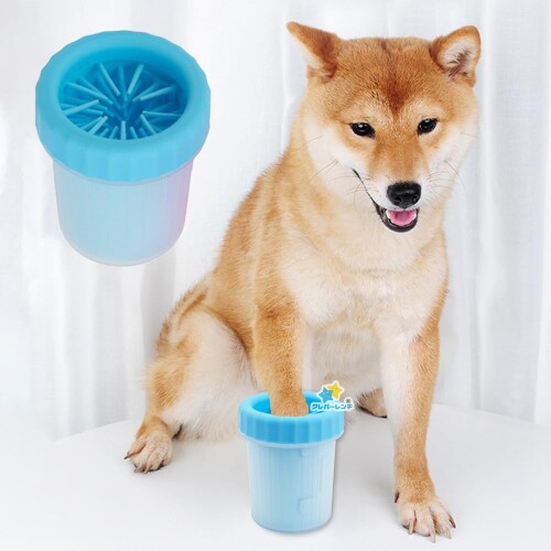 犬猫兼用 足洗いカップ 犬 足洗いボトル 柔らかいシリコン製ブラシカップ 散歩後の汚れ対策 水はね防止 お手入れ簡単 コンパクト＆持ち運び便利 (ブルー, M)