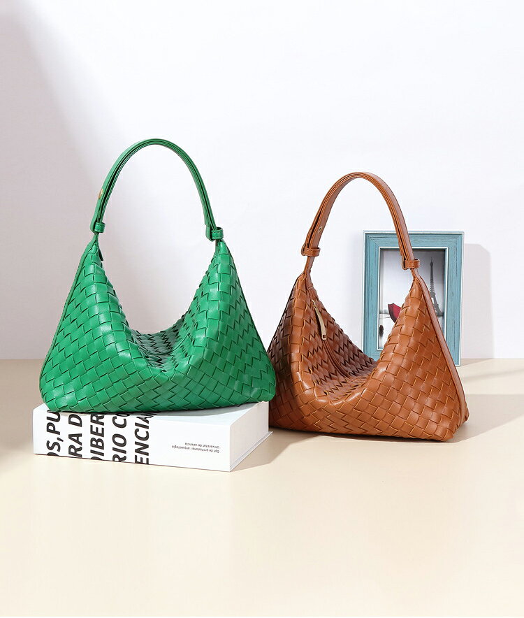 Color Your Day storeのショルダーバッグ 編みバッグ レディース バッグ 編み込み 小さめ ハンドバッグ ショルダー 手提げバッグ 肩掛けバッグ 軽量 無地 大人 コンパクト おしゃれ かわいい シンプル フェイクレザー 柔らか おしゃれ｜アングル3
